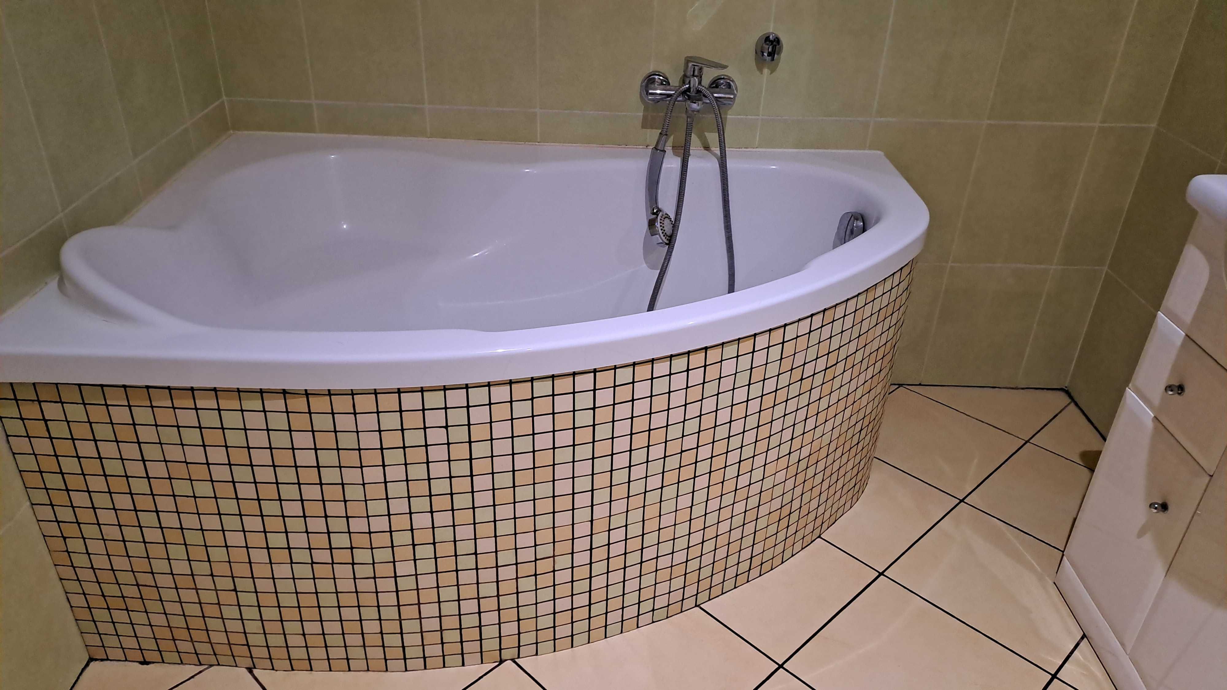 Wanna narożna, pod zabudowę, bateria