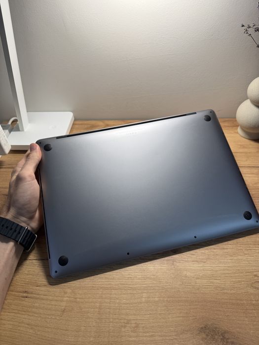 MacBook Pro 16 2019 8-Core i9 16GB 1TB Radeon 5500 4Gb 81%