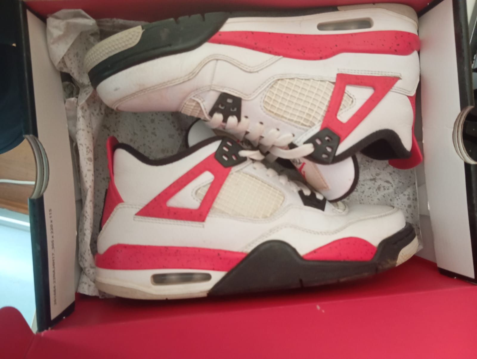 Air Jordan 4 retro red cement