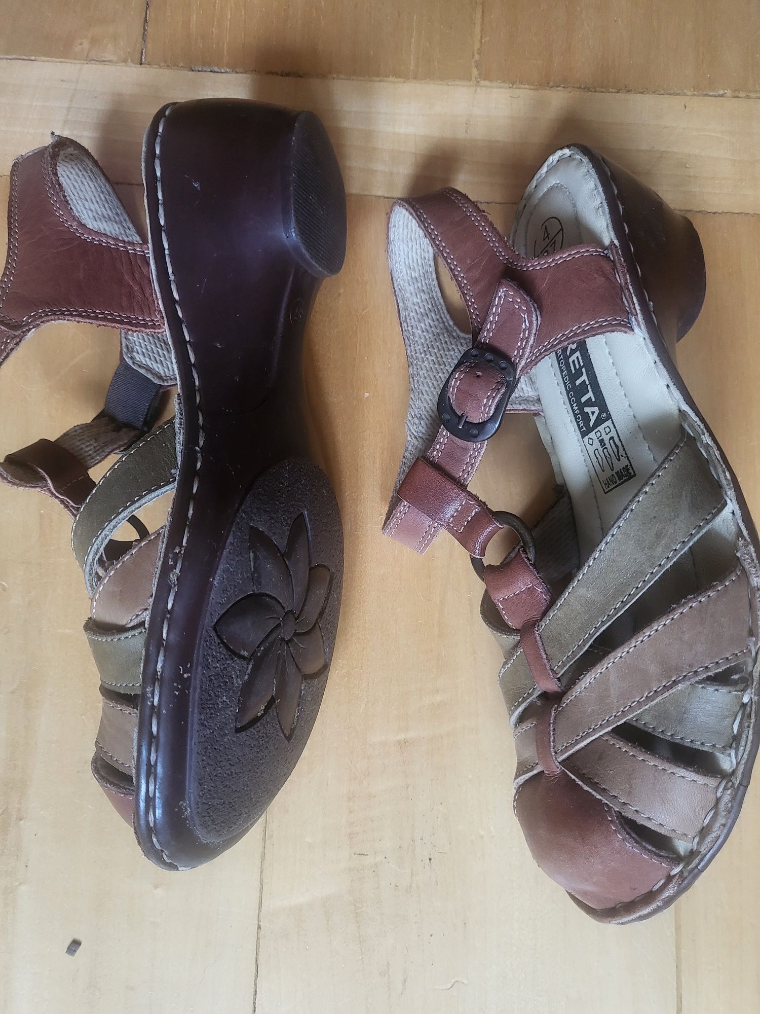 Buty sandały z zakrytymi palcami Loretta r. 37