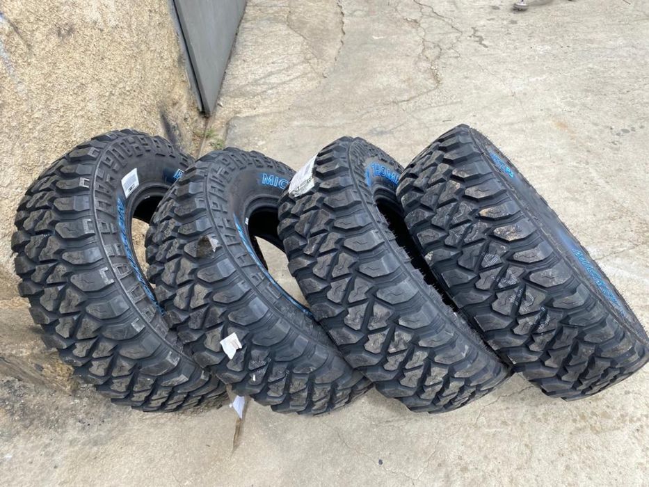 Pneus MICKEY THOMPSON 285/75/R16