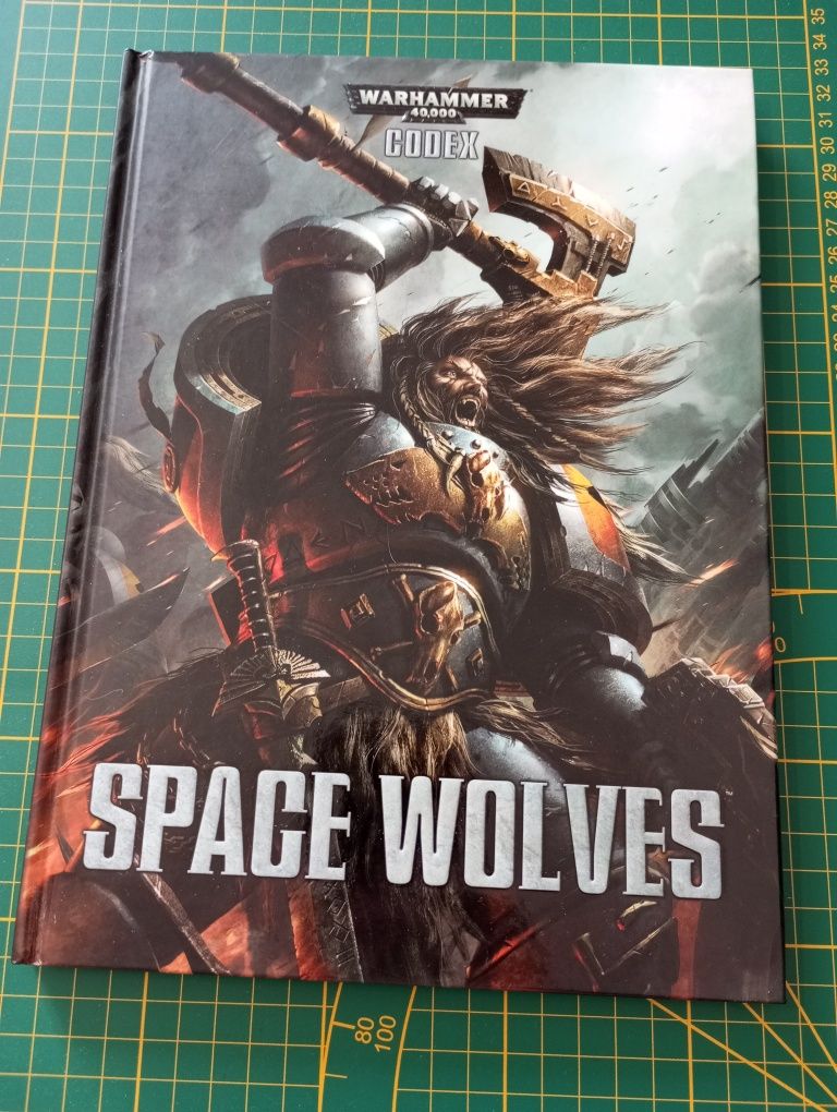 Warhammer 40k Codex Spacer Wolves uszkodzony