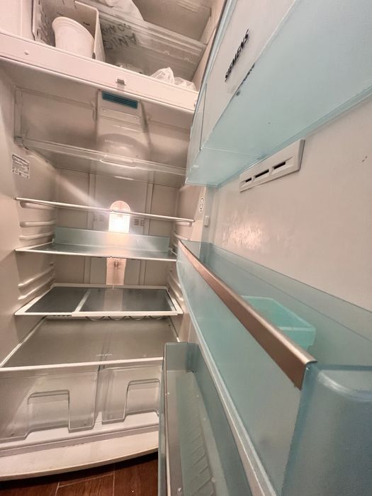 Frigorifico de tamanho grande e em muito bom estado! Marca Siemens
