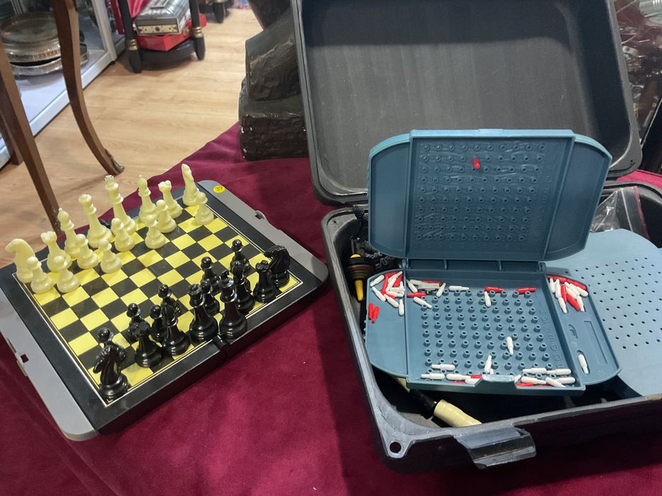 Xadrez e outros jogos com mala portatil ,mala 28x20x11 cm