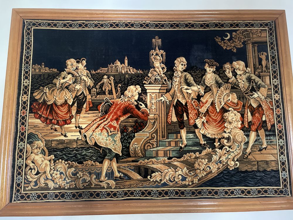 Tapeçaria decorativa antiga emoldurada – estilo clássico/rococó