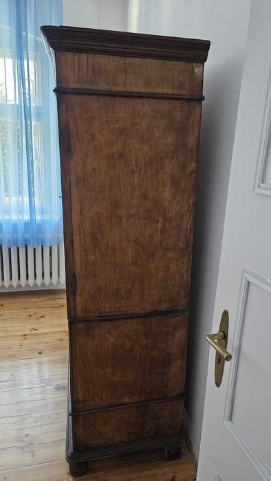 Szafa zabytkowa z litego drewna