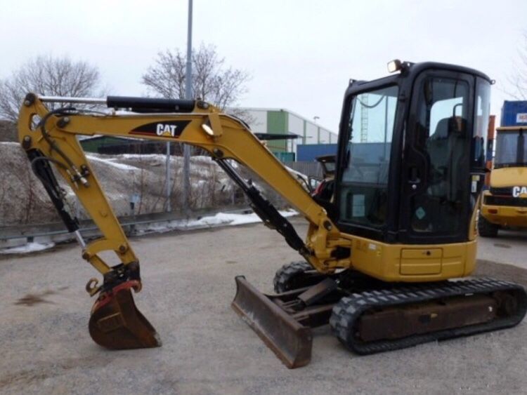 оренда послуги міні екскаватора CAT 303c