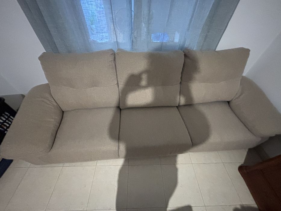 Sofá 3 lugares bege