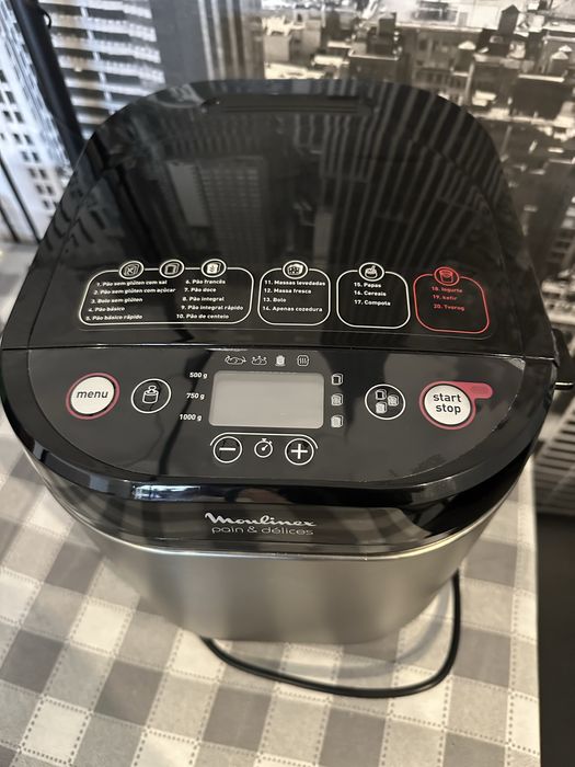 Maquina de fazer pao usada 2 vezes