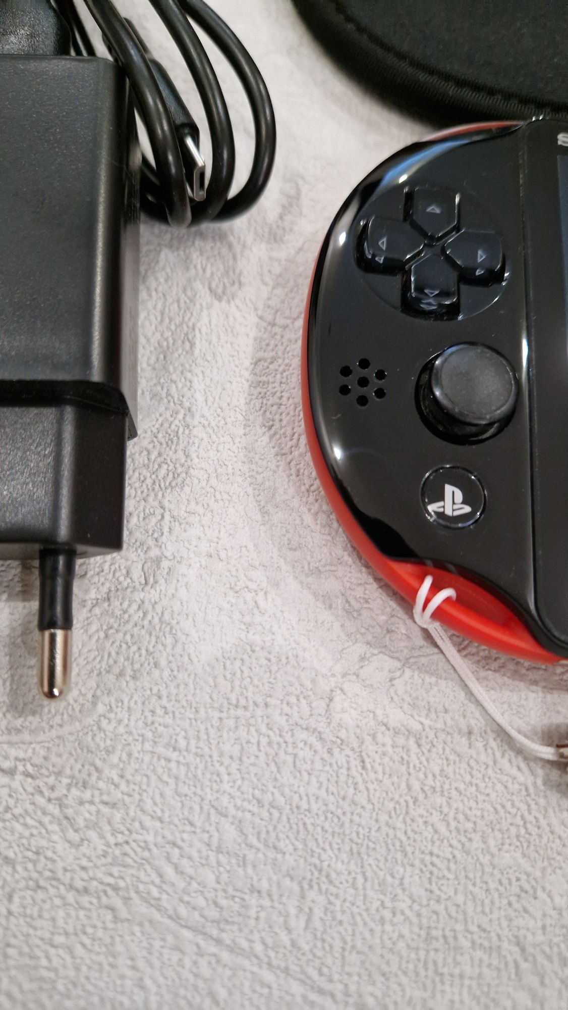 Sony Ps Vita Slim 64гиг с играми 70шт