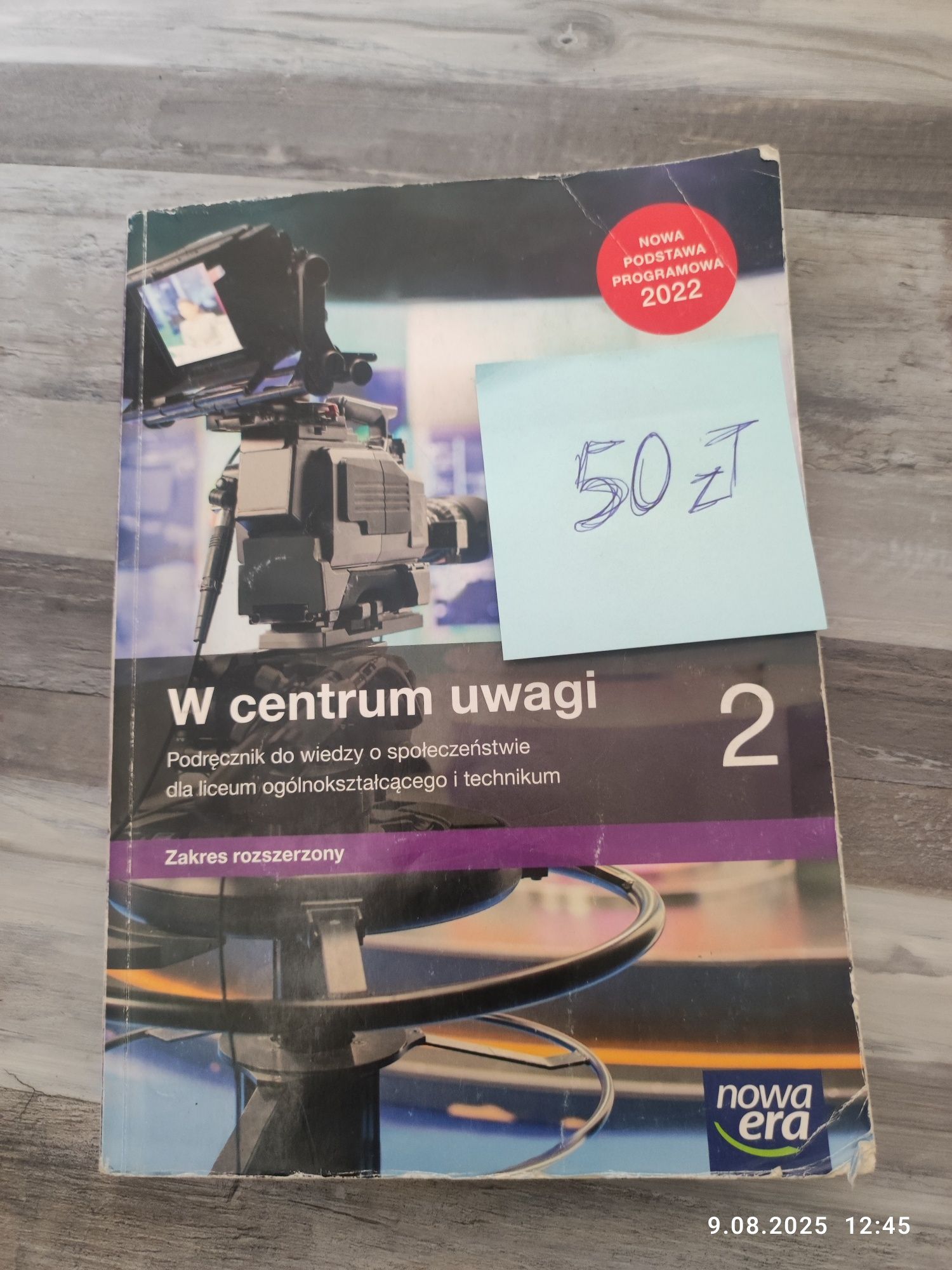 W centrum uwagi 2 ,  podręcznik dla technikum i liceum