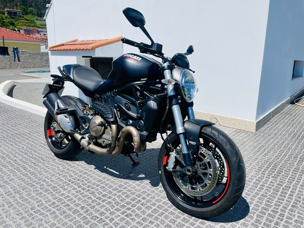 Ducati Monster 821 Dark, NOVA! [com vídeo]
