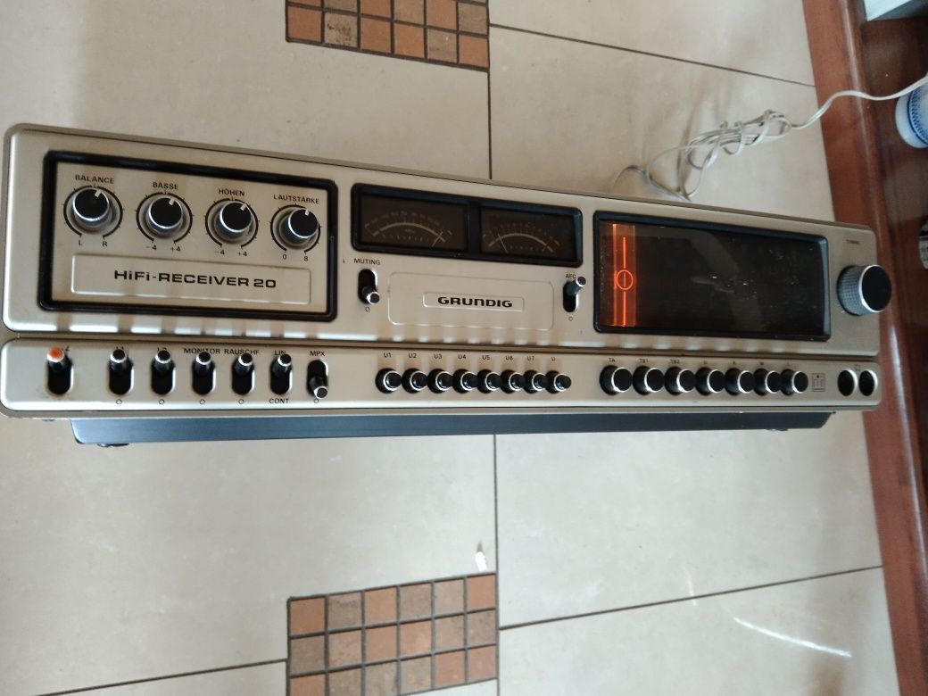 Stary Ampituner GRUNDIG Receiver 20