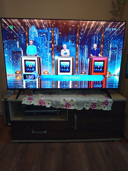Sprzedam telewizor Hisense 50 cali UHD 4K