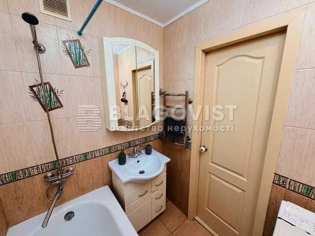 Продаж 3х кімнатної квартири на Оболоні, метро Мінська, Оболонь