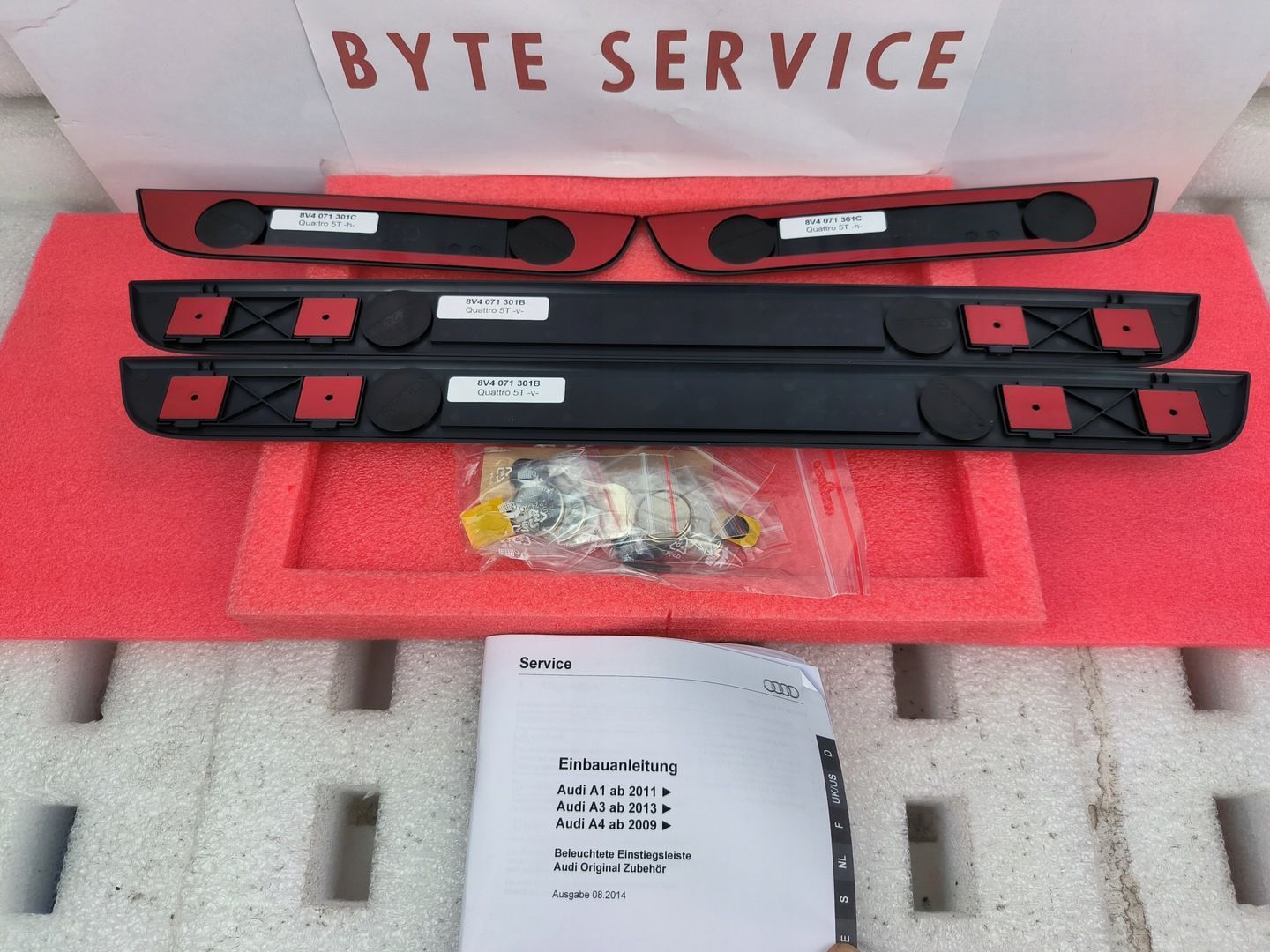 Audi A3 RS3 A4 RS4 Listwy progowe podświetlane LED Quattro 8V4071300B