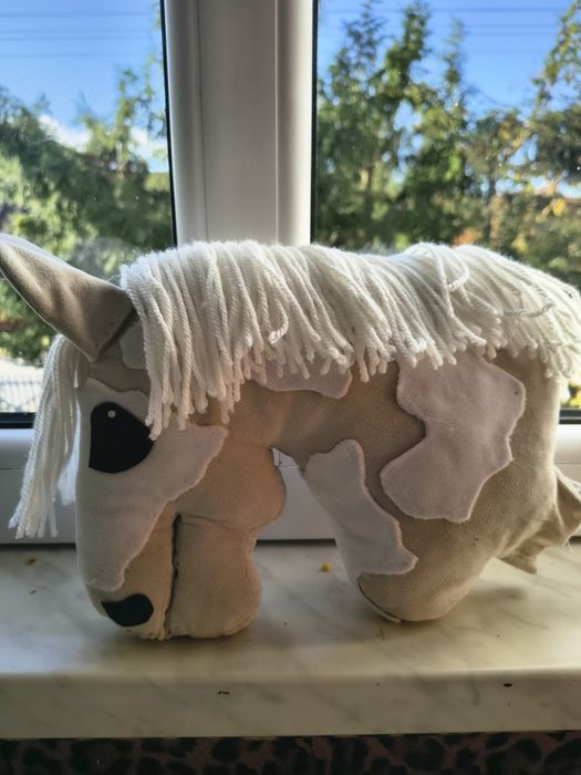 Hobby horse kremowo biały