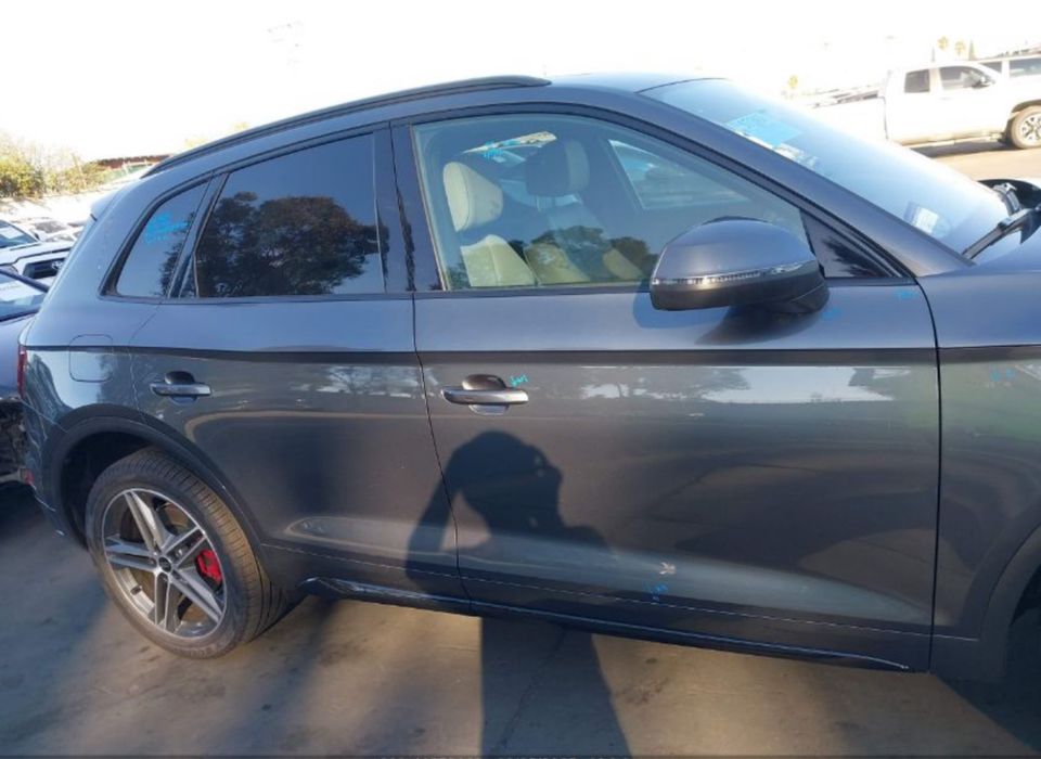 AUDI Q5 80A 2022- рест двері б/у в колір та інші запчастини