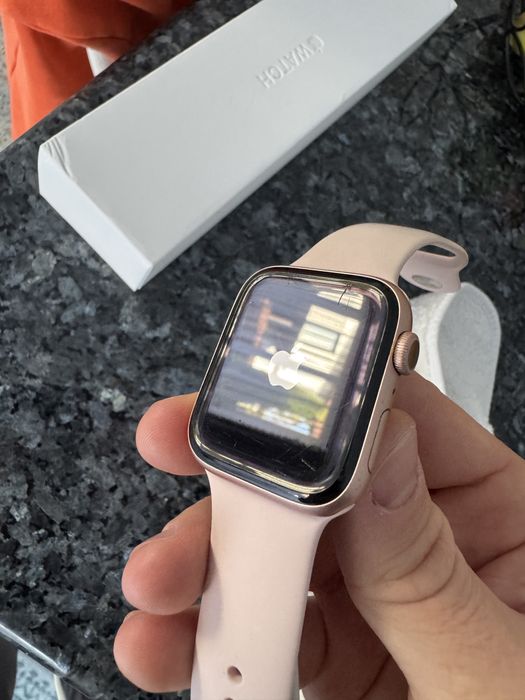 Apple Watch series 5 44mm Gold