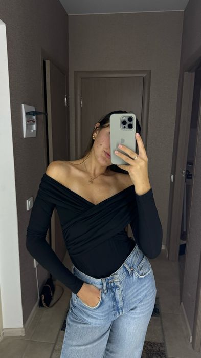 Боди з драпировкой з відкритими плечима Zara