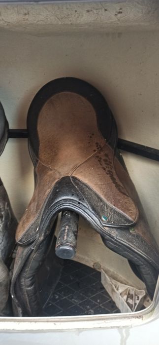 Siodła dla koni 2 sztuki