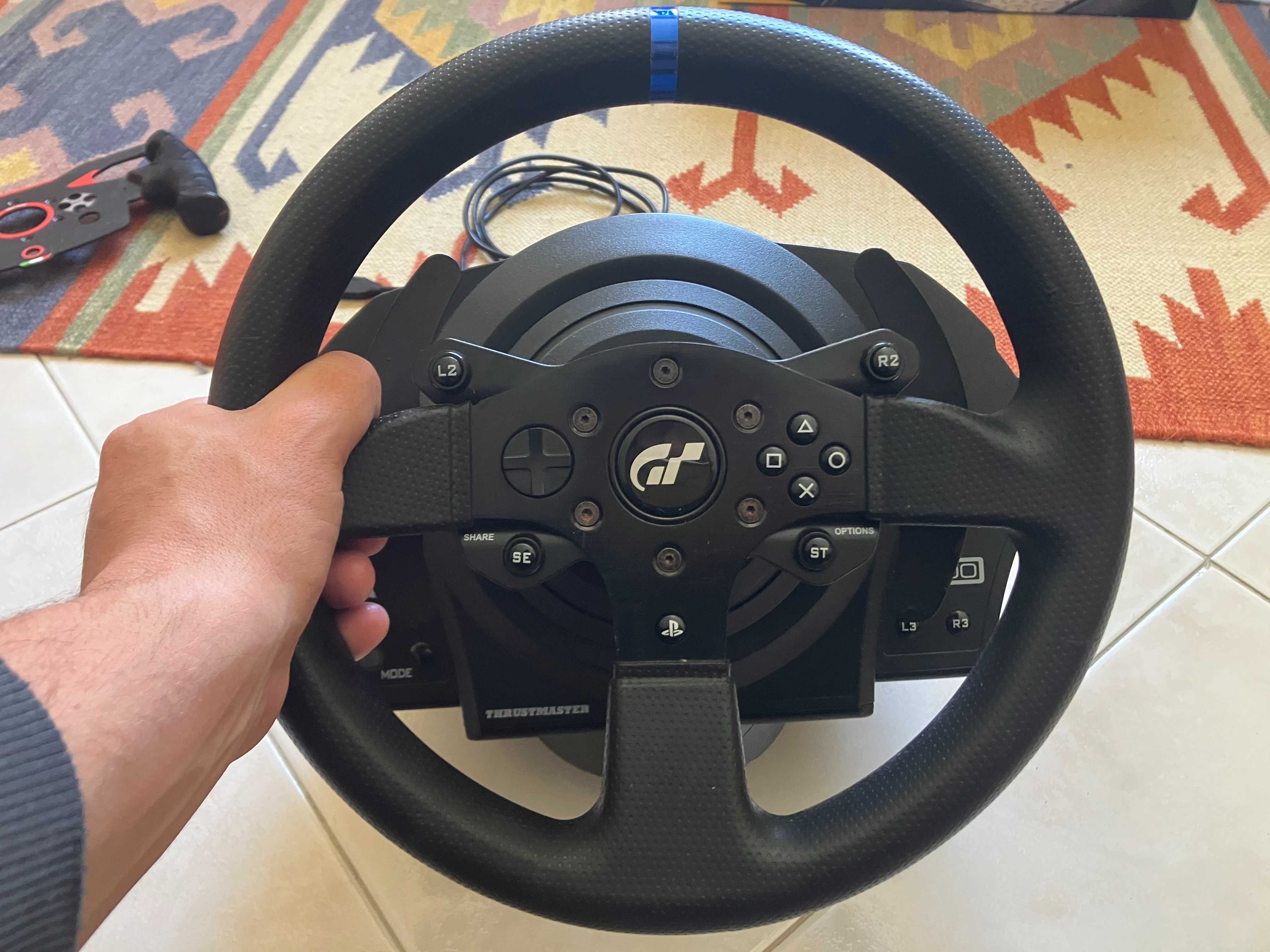 Volante T300 e Pedais T-LCM | Thrustmaster