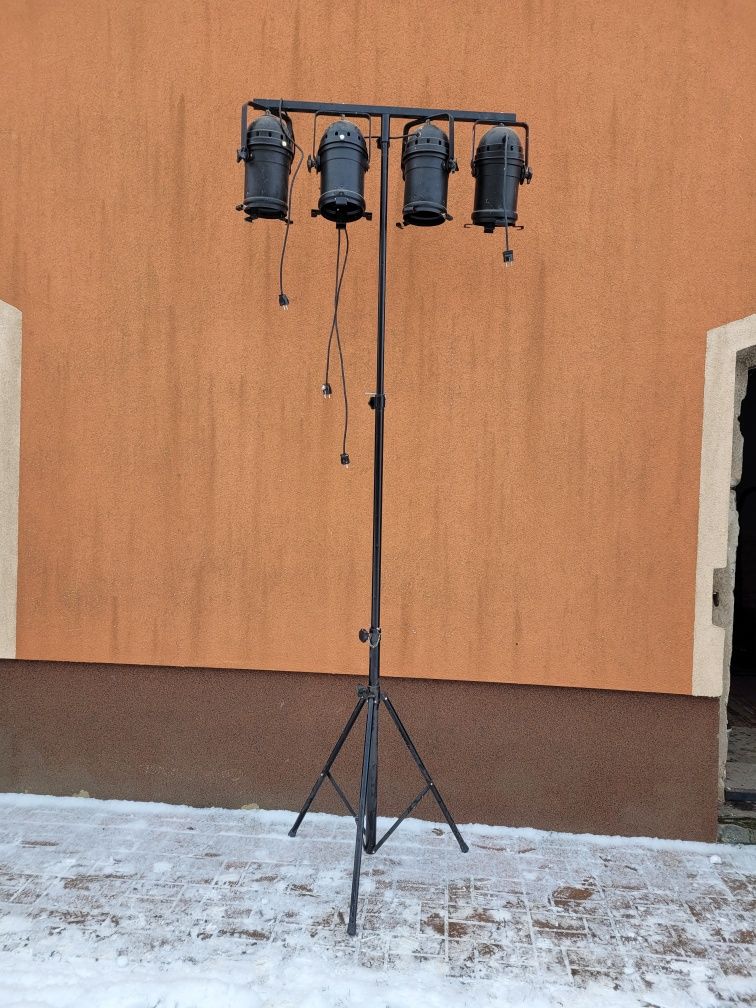 Statyw z lampami