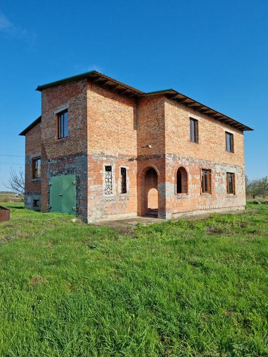 Продам будинок 180 кв. з  ділянкою 25сот по ціні квартири.