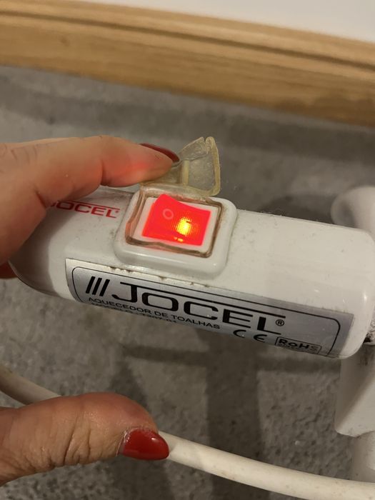 Aquecedor de toalhas Jocel