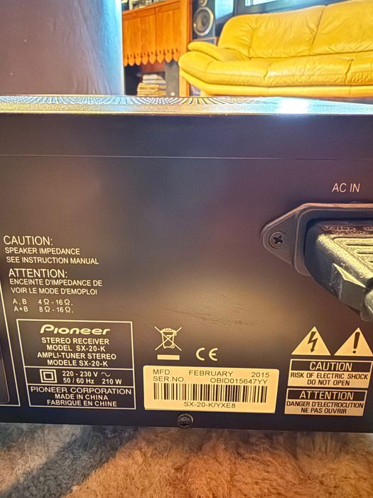Amplituner Pioneer SX- 20 z pilotem/ moc 2 x 100 W