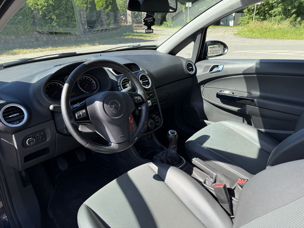 Opel CORSA D 1.4 Sport