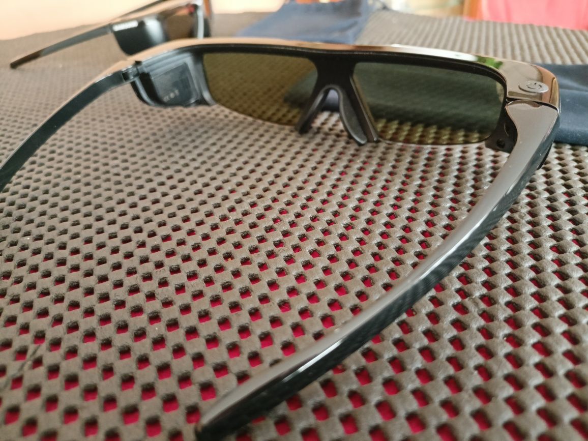 Okulary 3D para z pokrowcami