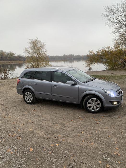 Opel Astra H 2009 1.9d АКПП  COSMO