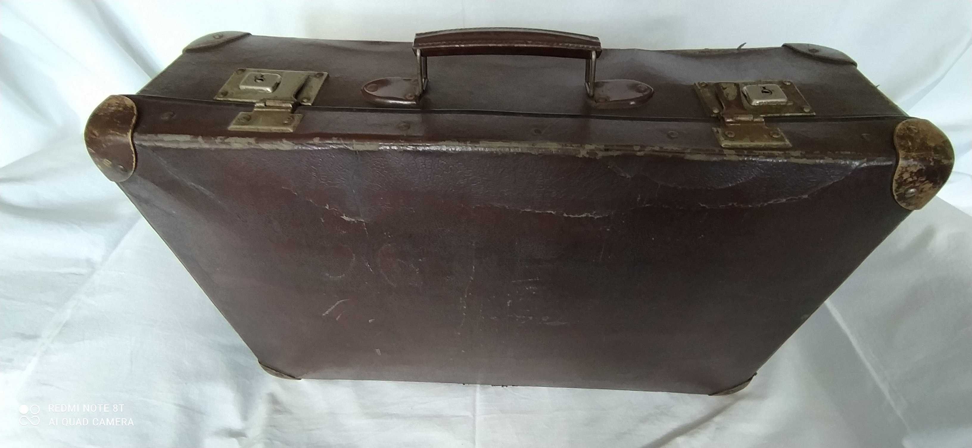 Stara zabytkowa tekturowa walizka 60x37x17cm z PRLu.