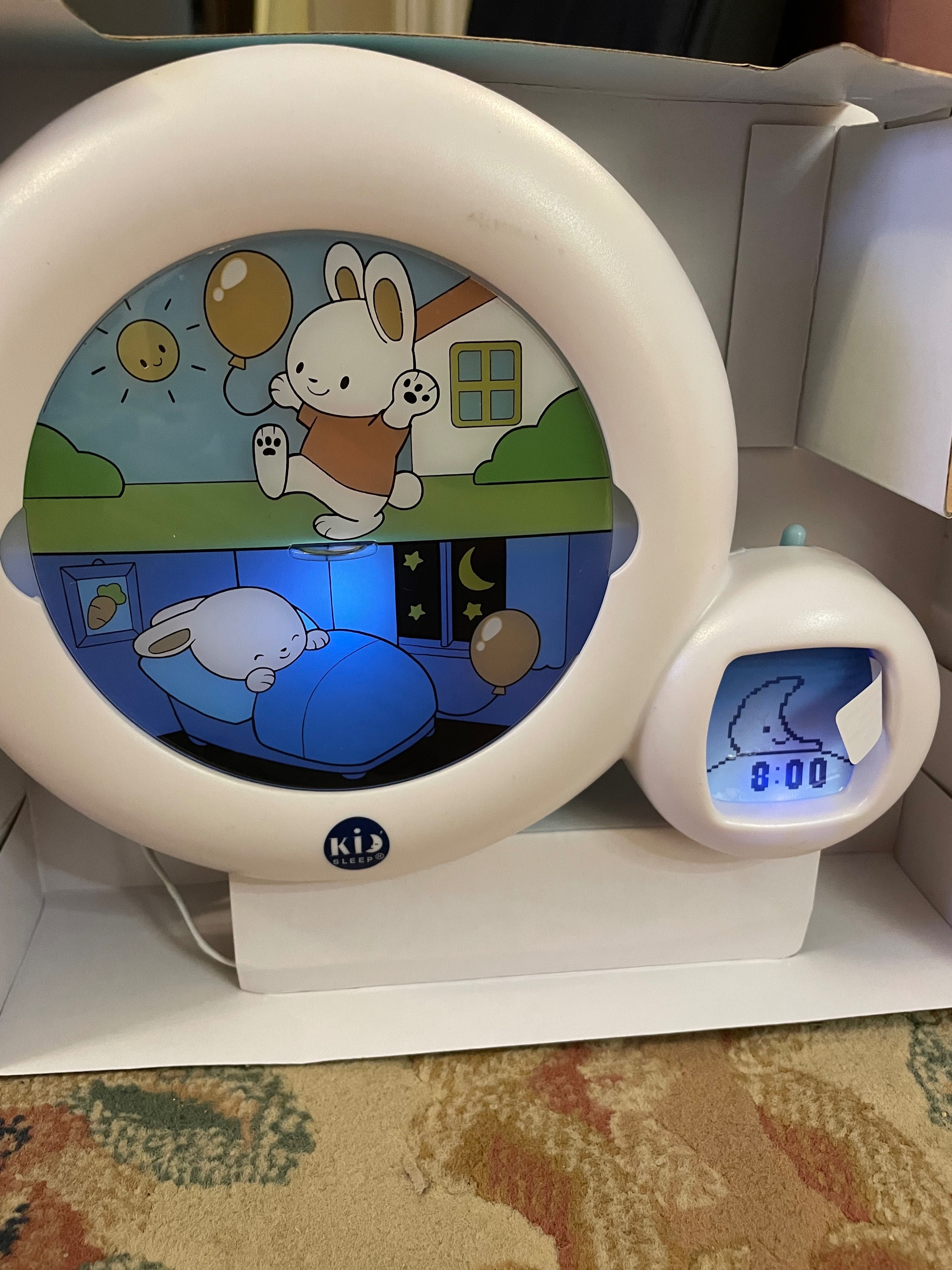 Lampka nocna z zegarem Pabobo KSMFACB Kids Sleep Trainer