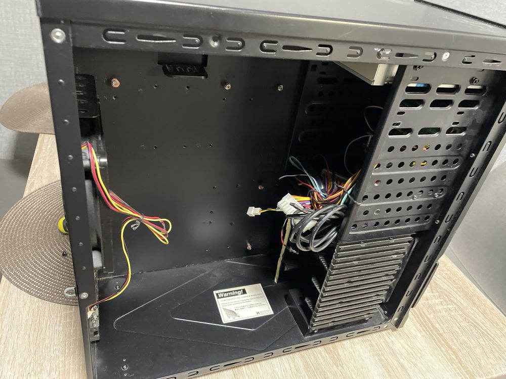 Корпус для мультімедійного ПК 3r system HT-4000 Black ATX.