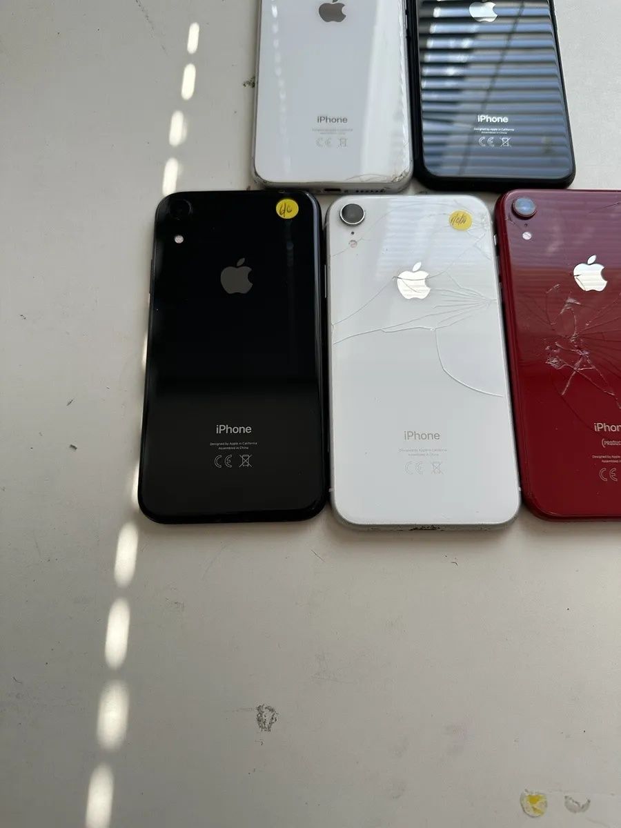 Продам iPhone xr лот