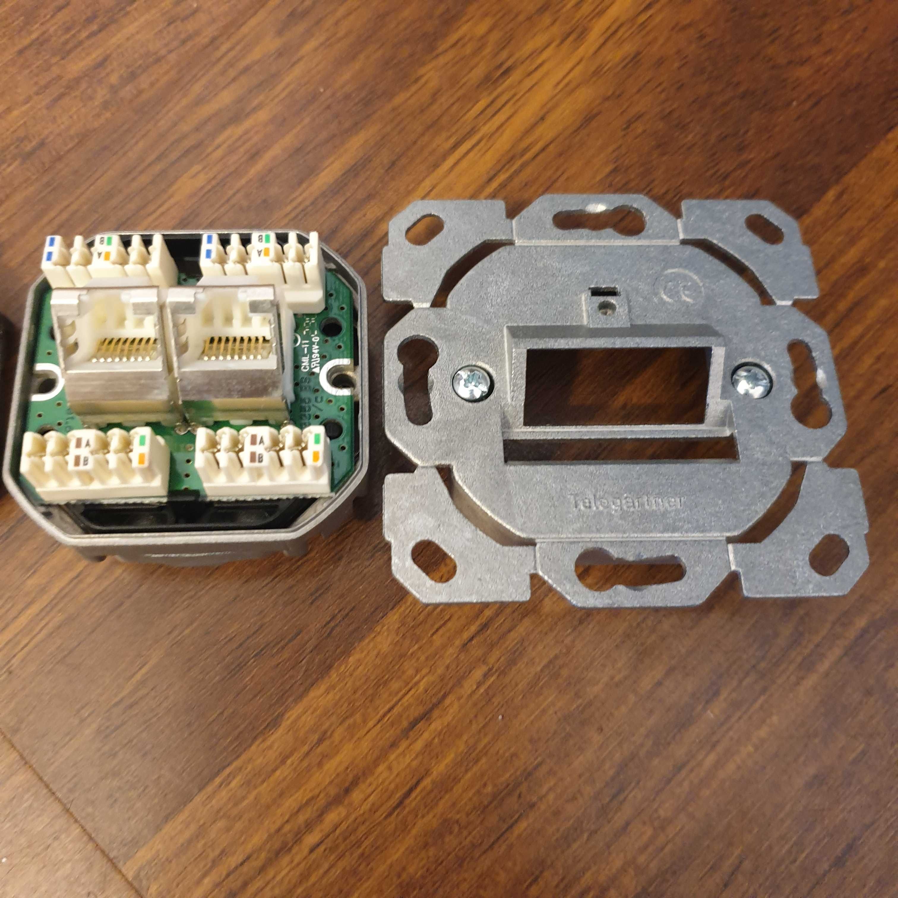 Gniazdo sieciowe podtynkowy (RJ45) wkład CAT 6a 2 Porty