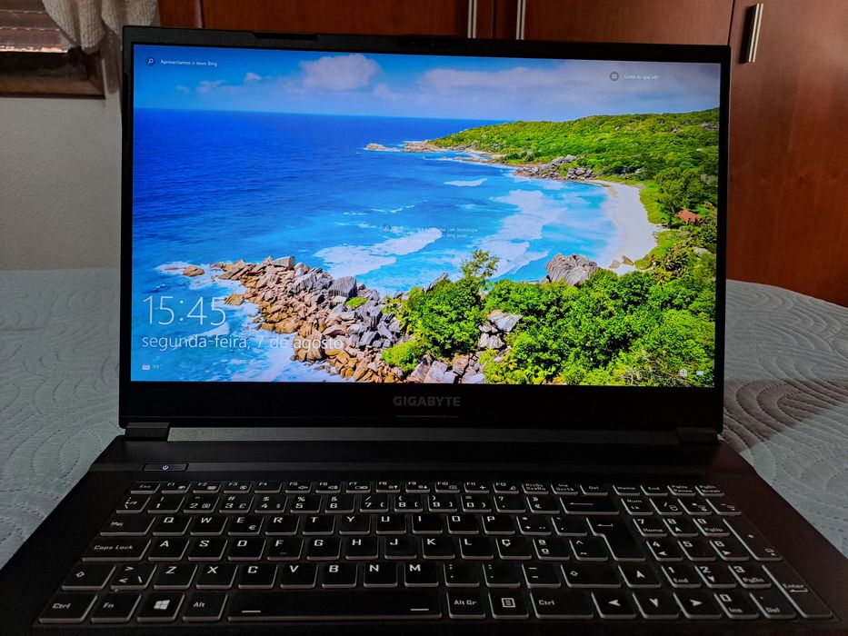 Portátil gaming Gigabyte G7