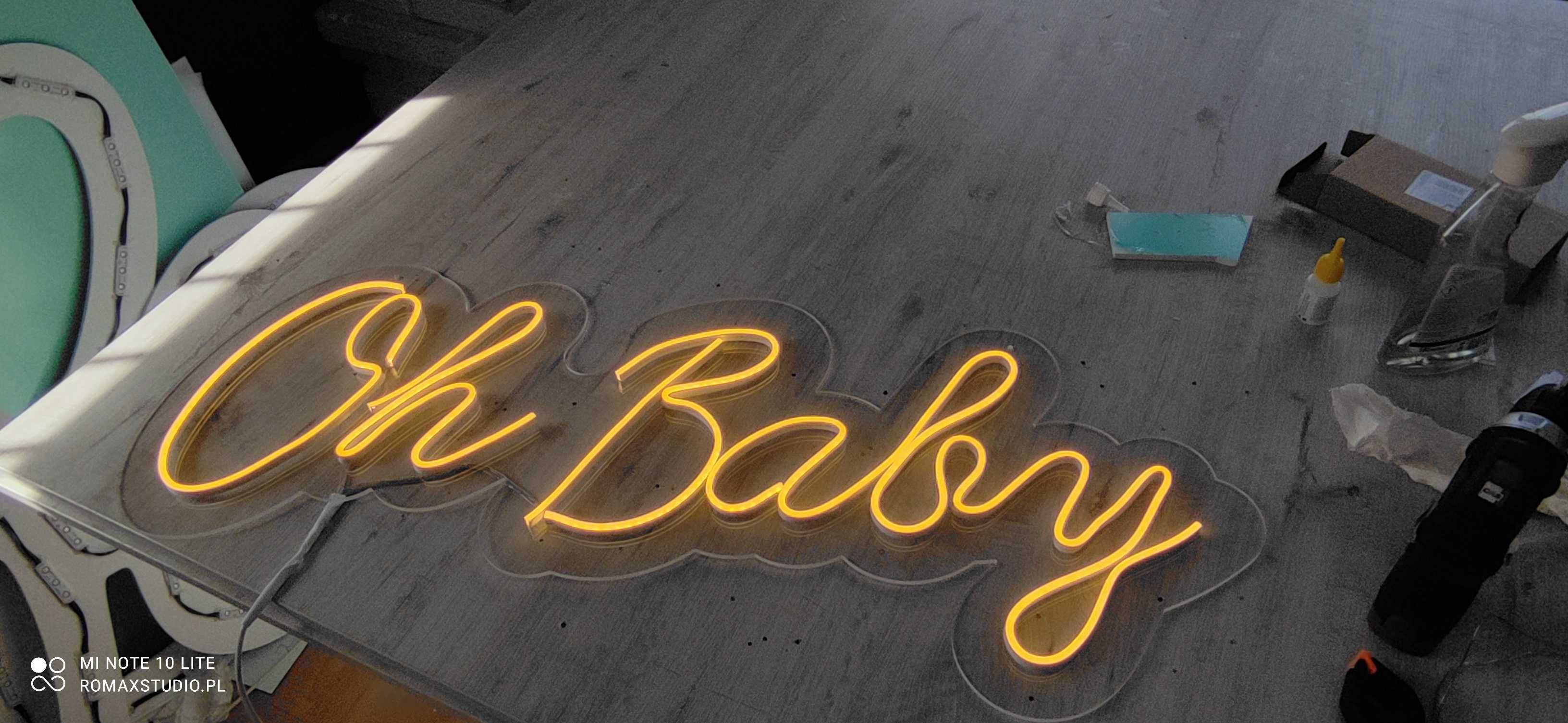 Neon Oh Baby dekoracja