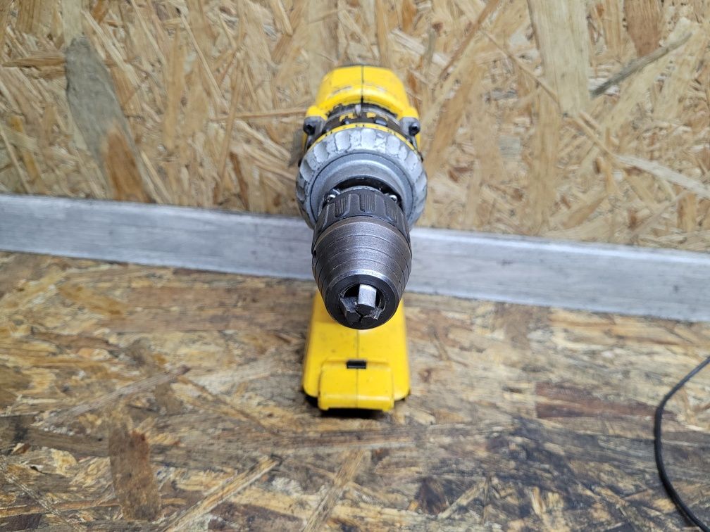 Dewalt DC900 wiertarko-wkrętarka z udarem