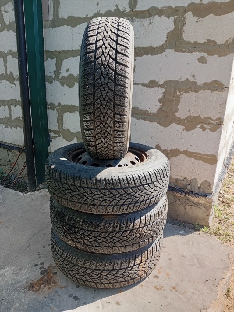 Резина зимняя DUNLOP на дисках .