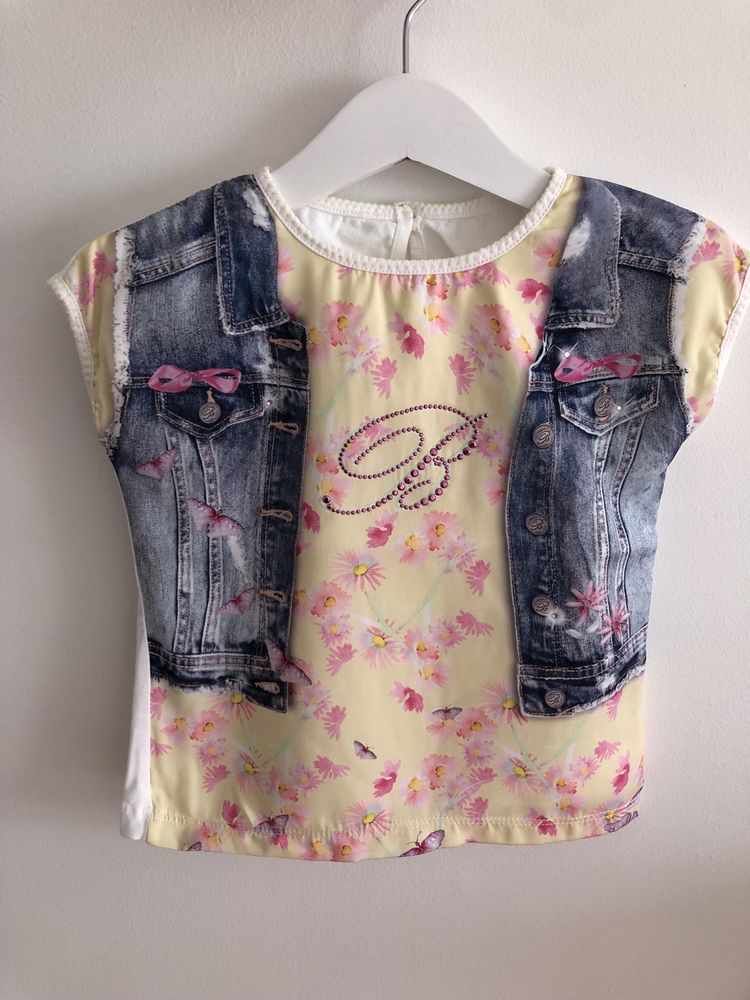 T-shirt Blumarine, tamanho 2 anos, como nova.