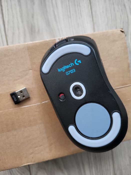 Mysz komputerowa Logitech G703 częściowo uszkodzona