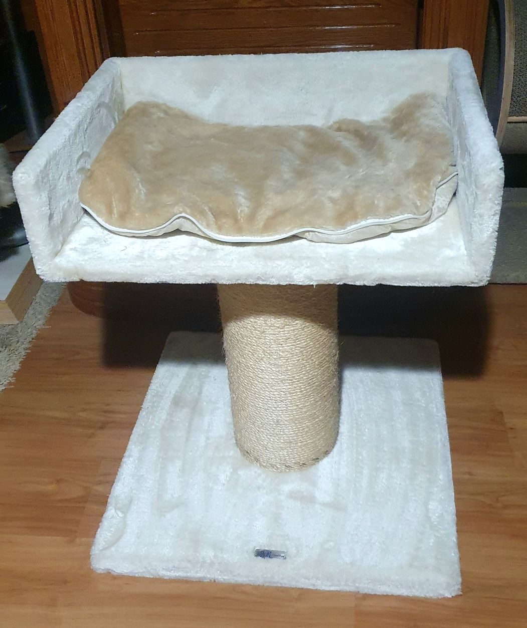Drapak dla kota leżanka tron