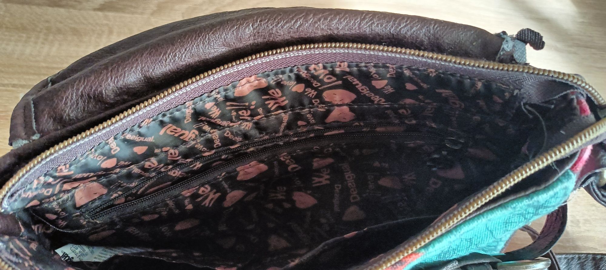 Mala da marca Desigual