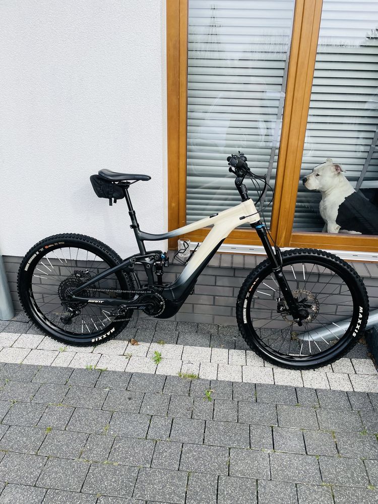 Rower elektryczny GIANT REGIN E 2 PRO * L 27.5 + dodatki * FULL MTB