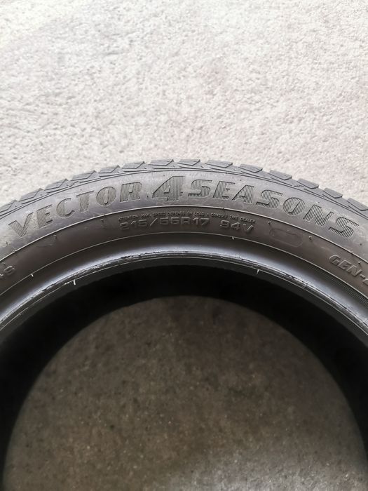 Komplet opon 215/55R17 94V Goodyear Vector4Seasons Gen-2 #