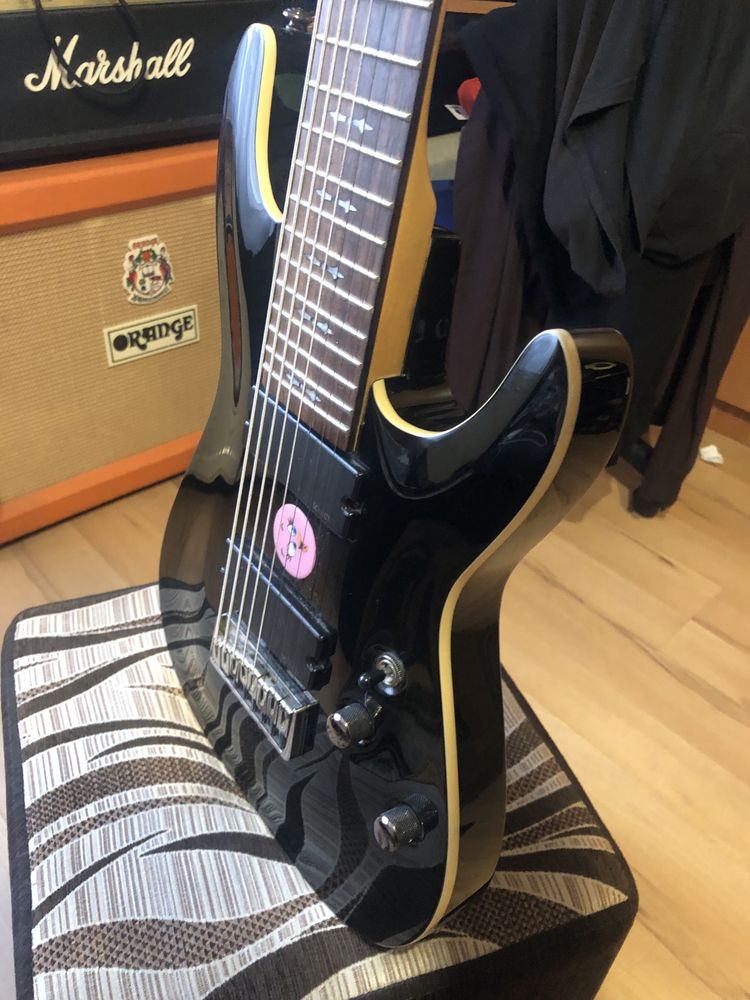 Gitara ośmiostrunowa Schecter Omen 8 BLK