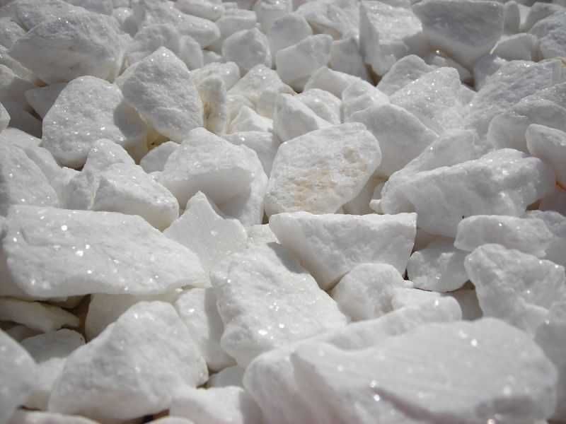 Biały kamień ogrodowy grys śnieżnobiały thasos grecki